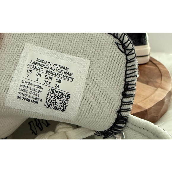 Converse Chuck Taylor Lift Platform Crinkled Leather Women's 7 Black A13384C - Picture 13 of 13